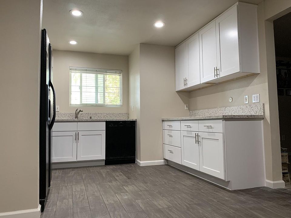 1st image of 2528 White Oak Pl Unit 1