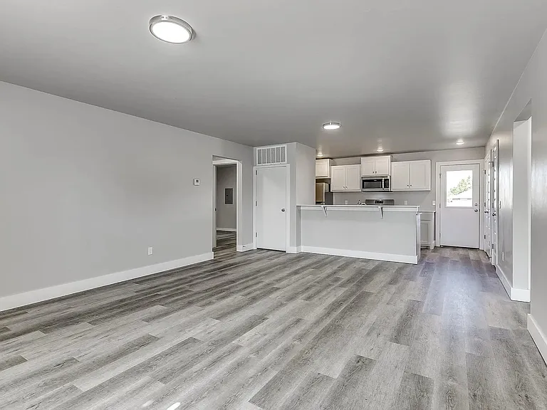 1101 N Fretz Ave #200 — Photo 9
