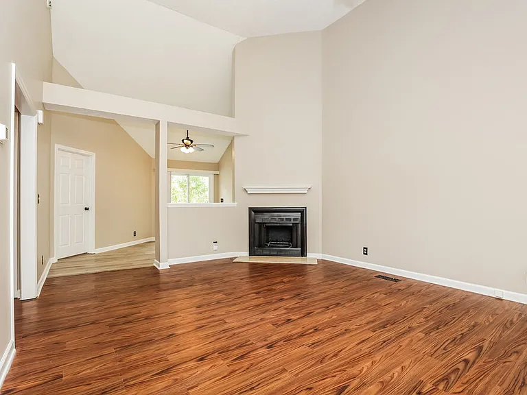 5340 Village Way — Photo 3