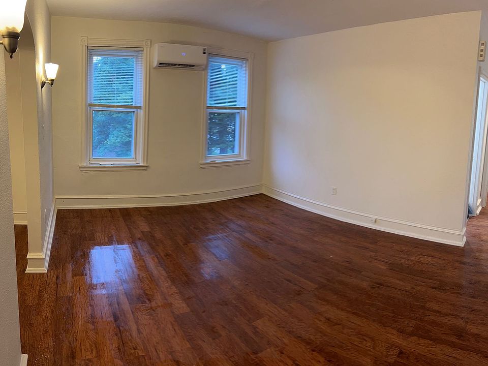 1st image of 111 E 38th St #3