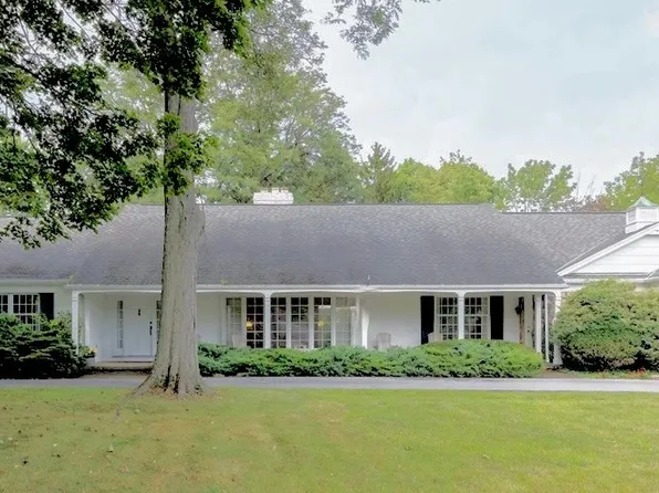 339 Stonehenge Dr, Orchard Park, NY 14127