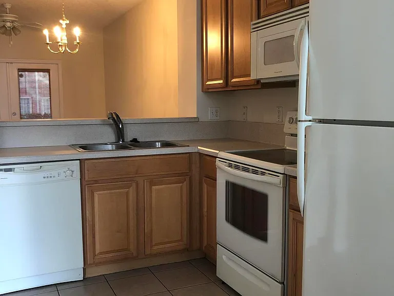 1521 Fieldview Dr — Photo 19