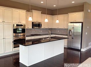 15885 S Cobblestone Lake Pkwy S, Apple Valley, MN 55124