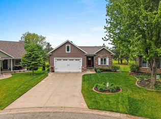 529 Golf Side Ct, Hortonville, WI 54944