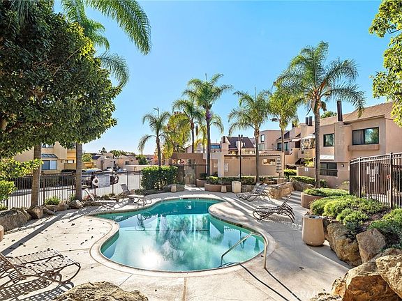 2nd image of 25761 Le Parc Unit 82