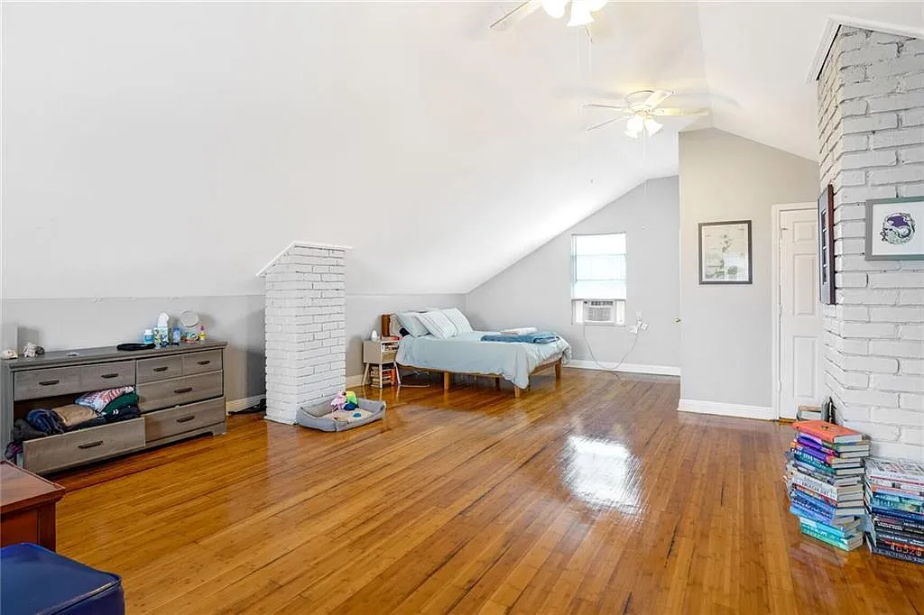 3 bed, 1800 sqft, $2,350 — Photo 3