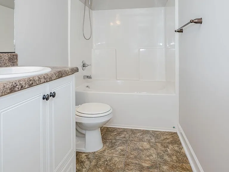 304 York Ln — Photo 24