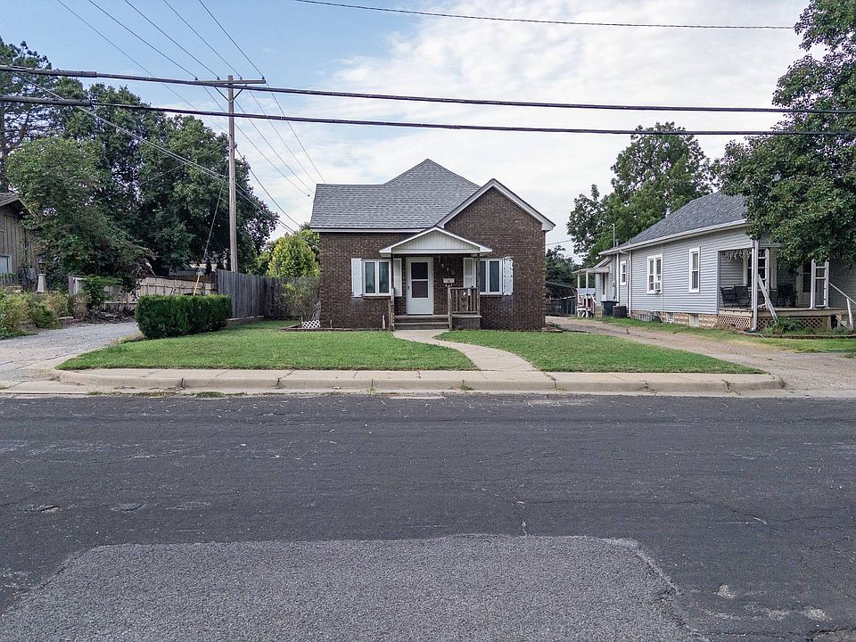 1st image of 215 W 6th St