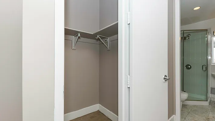 Rented by Nooklyn NYC LLC | media 9