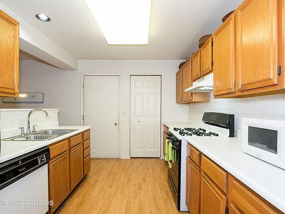 2nd image of 417 Cobbler Ct Unit 4