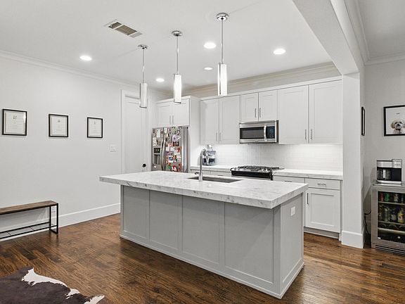 5th image of 5526 Martel Ave