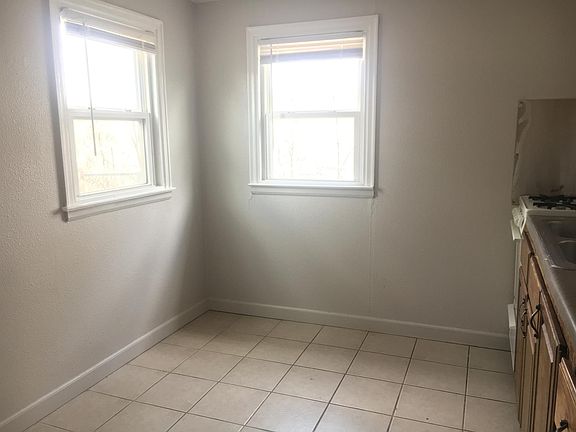5th image of 740 1/2 S 4th Ave