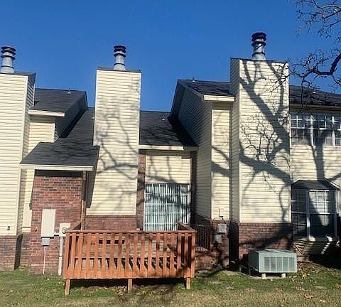 4th image of 2600 Brooken Hill Dr