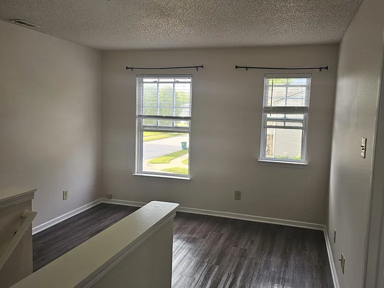 10855 Parker Dr — Photo 17