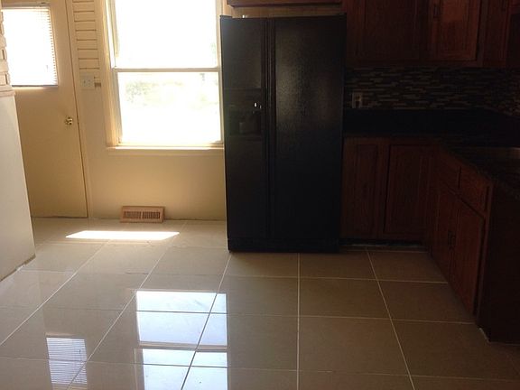 5th image of 1008 Brentwood Dr
