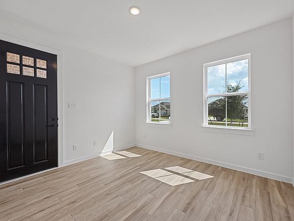 3rd image of 218 Dunovant Dr