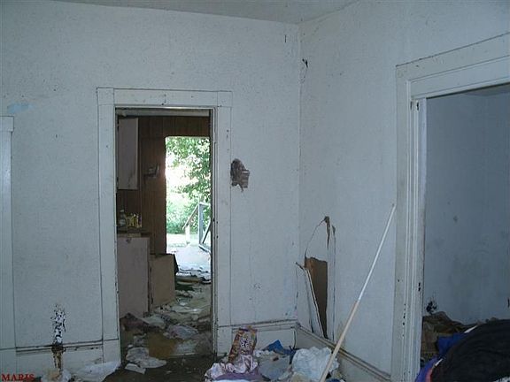 5th image of 5011 Geraldine Ave