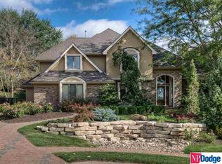 16609 Vinton Cir, Omaha, NE 68130