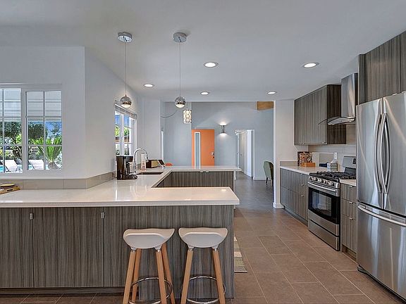 2nd image of 805 S Calle Tomas