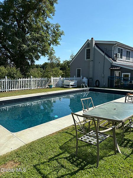 5th image of 139 Hunt Road