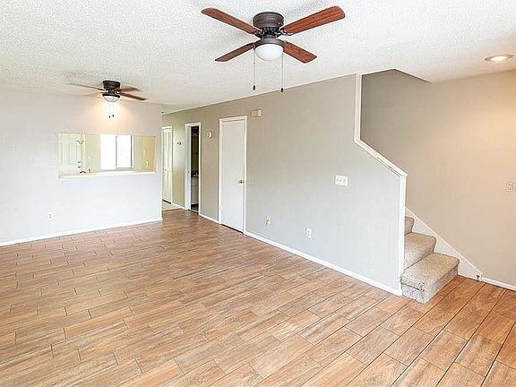 5th image of 315 Sandlewood Trl #315