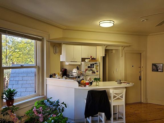 4th image of 236 Henry St #8B