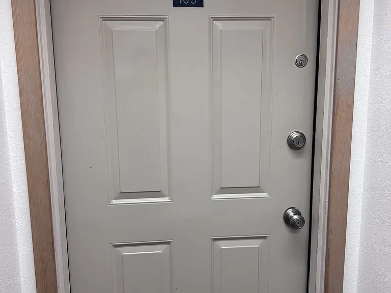 9725 Independence Dr #103 — Photo 2