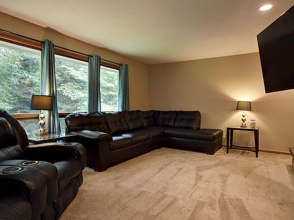 4th image of 815 Golden Dr