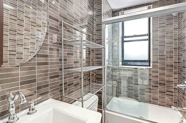 Rented by REZI | media 18