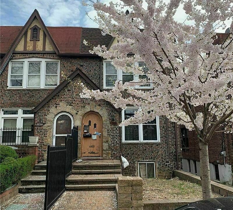 1st image of 2028 Nereid Ave