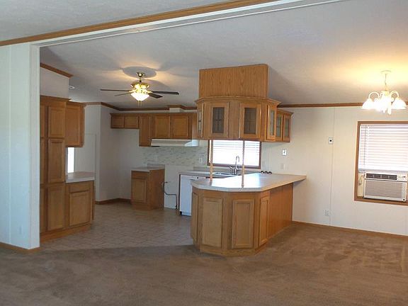 4th image of 802 W 2nd St
