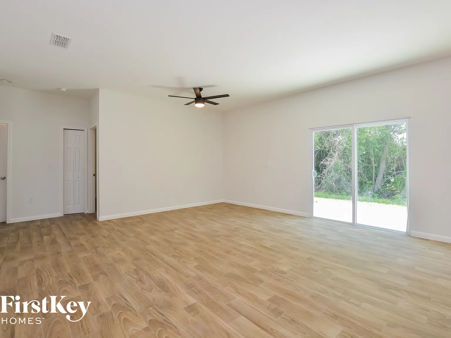 4 bed, 2.0 bath, 1653 sqft, $2,515 — Photo 3