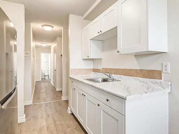 5th image of 10159 155th St NW #208