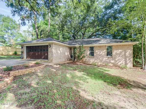 8707 Pine Ridge Ct, Diamondhead, MS 39525