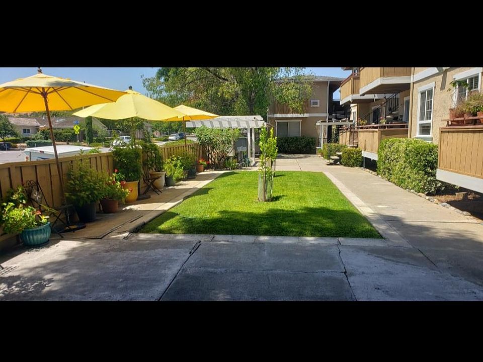 1st image of 7411 Rainbow Dr #15