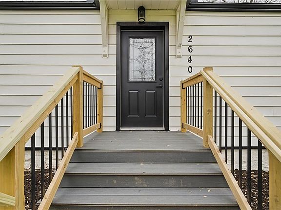 4th image of 2640 S 53rd St