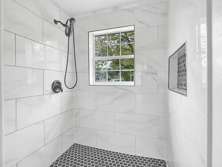 3510 Brooks St — Photo 22