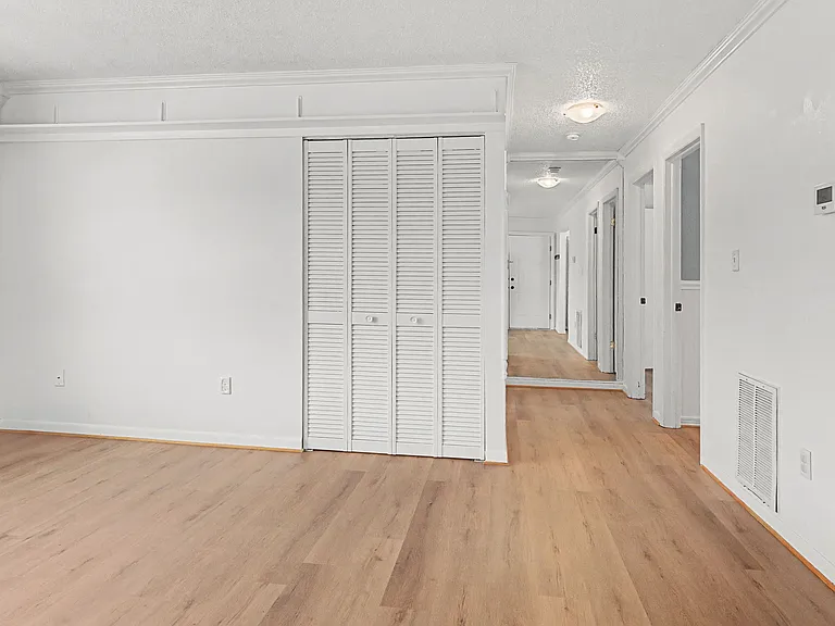 25A Pine Ln #6 — Photo 5