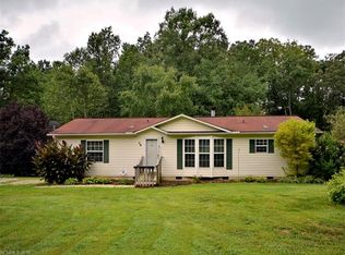 76 Carwood Dr, Mills River, NC 28759