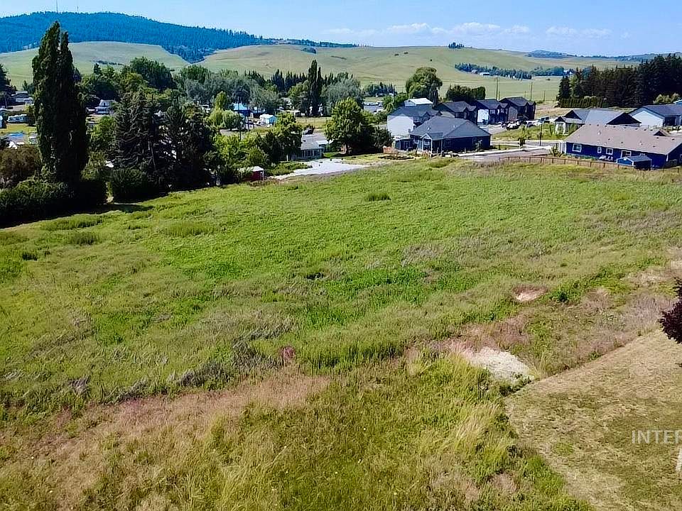 1st image of Wildrose Dr
