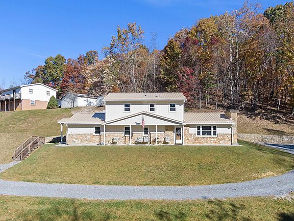 3rd image of 4550 Wayside Dr