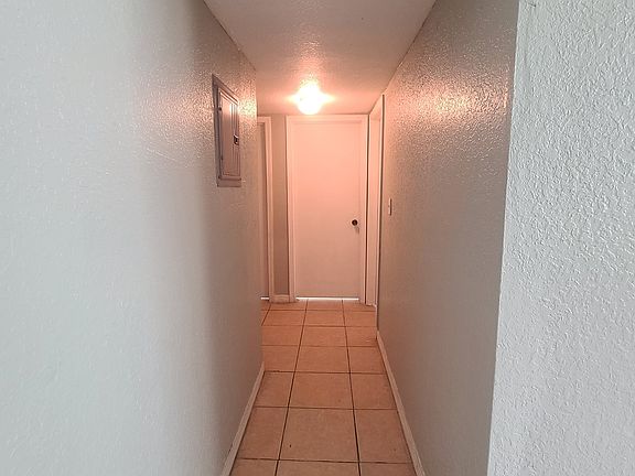 4th image of 3814 Almeda St #215