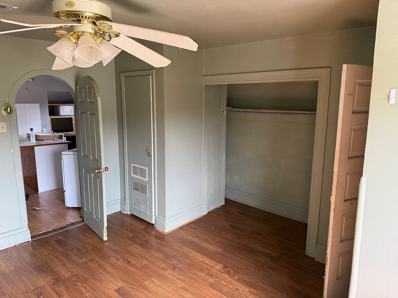 2 bed, 1100 sqft, $900 — Photo 2