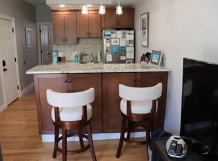 15 Grove St #F, Boston, MA 02114