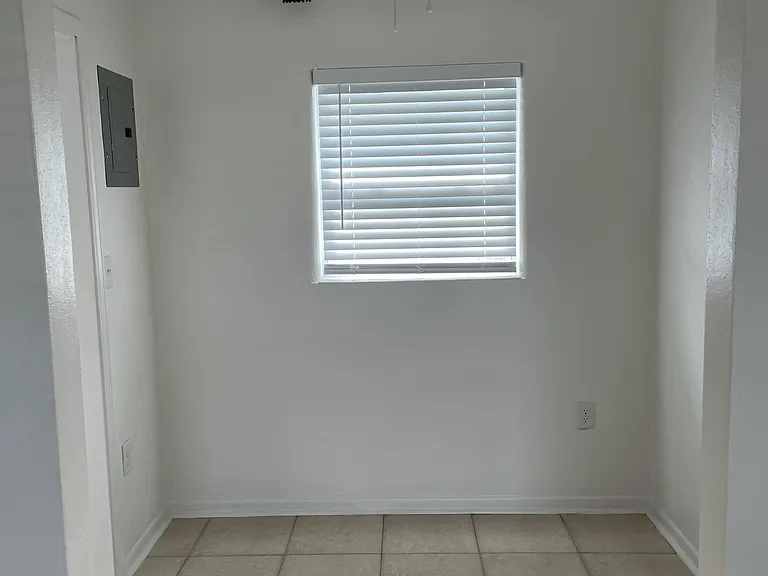810 1st Ave NW #2 — Photo 6