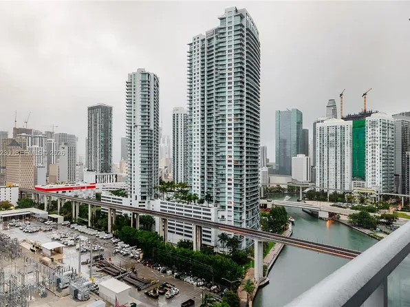 185 SW 7th St, Miami, FL