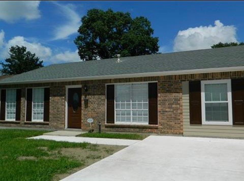 1st image of 225 Brett Dr