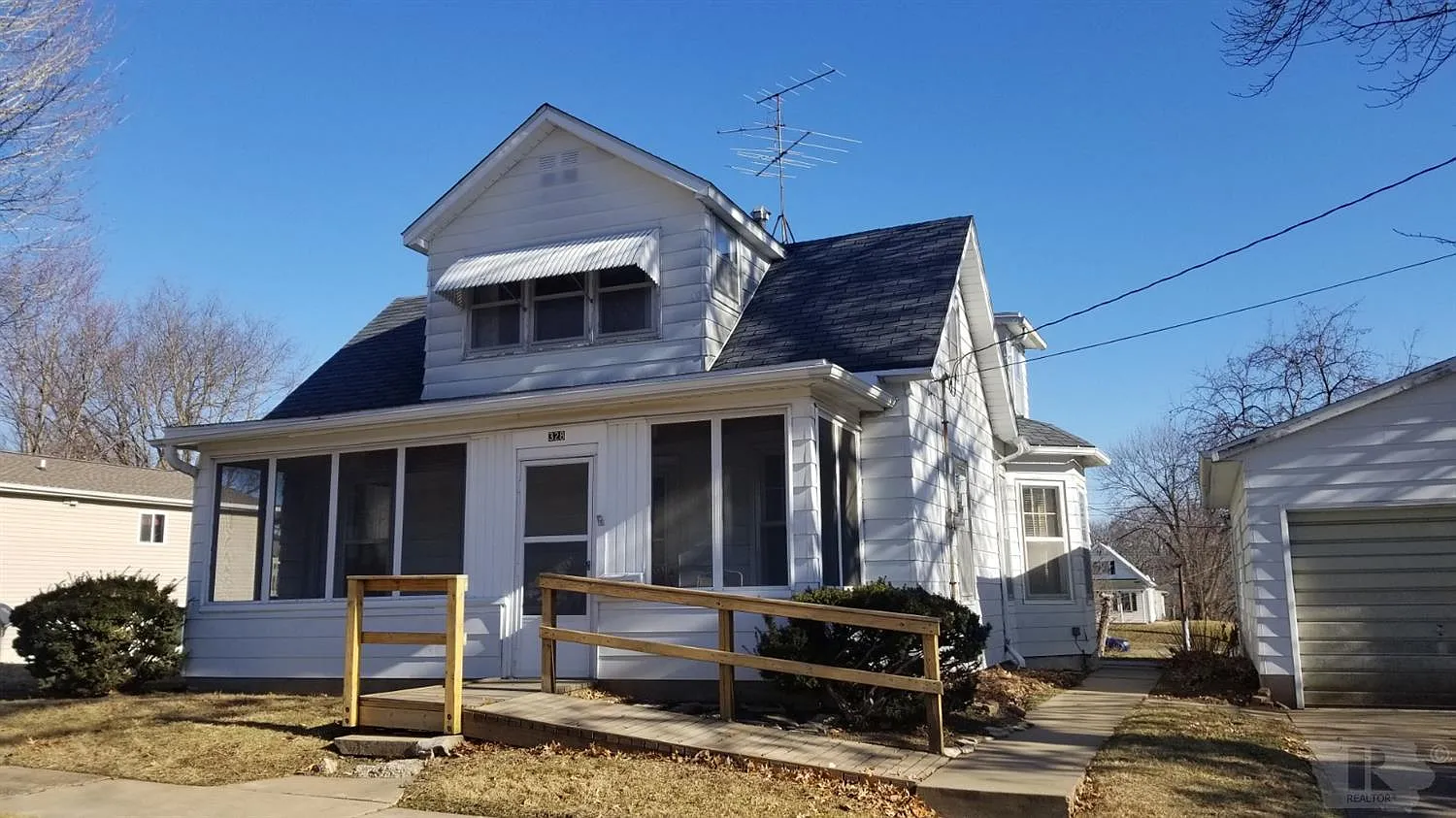 328 N Plane St photo 1