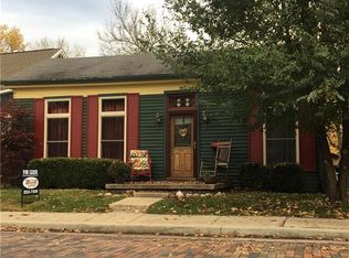 265 N Main St, Zionsville, IN 46077