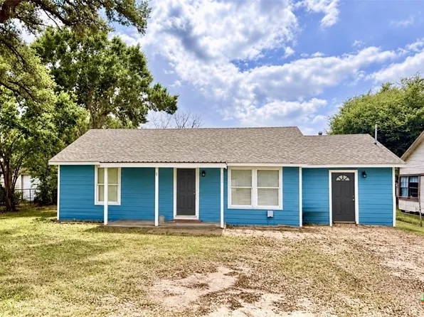 607 S East St, Edna, TX 77957